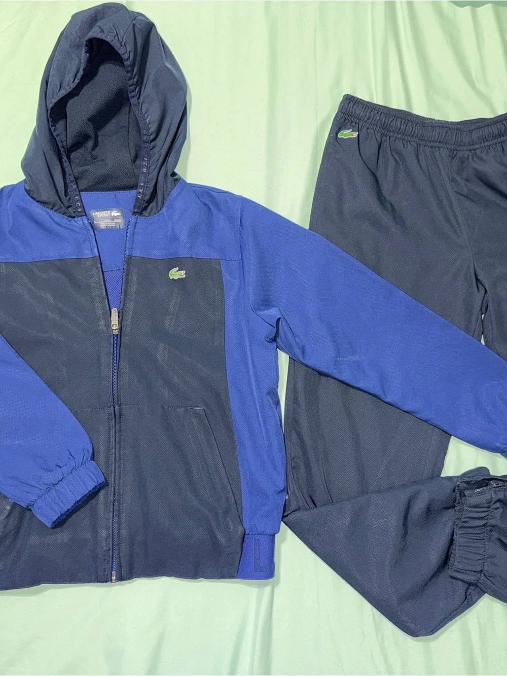 Lacoste Kids Navy and Blue Two-Tone Hooded joggers size 8 (small) big boys